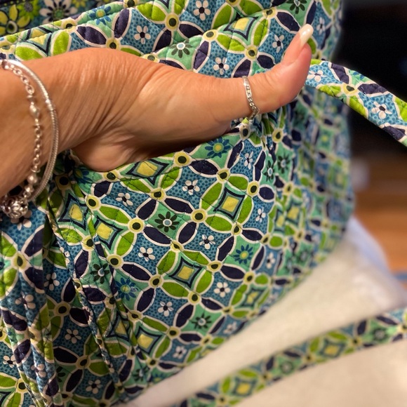 Vera Bradley “Daisy Dsisy)Lg Tote w/Wallet - Picture 4 of 16